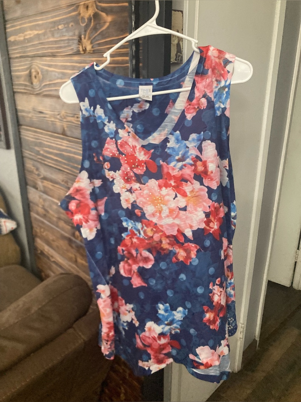 Woman’s Tank Top Size 2XL